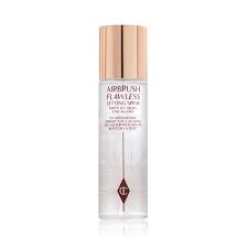 Immagine contenente beauty Charlotte Tilbury Airbrush Setting Spray/Revolution Pro spray fissante Hydra-Matte 