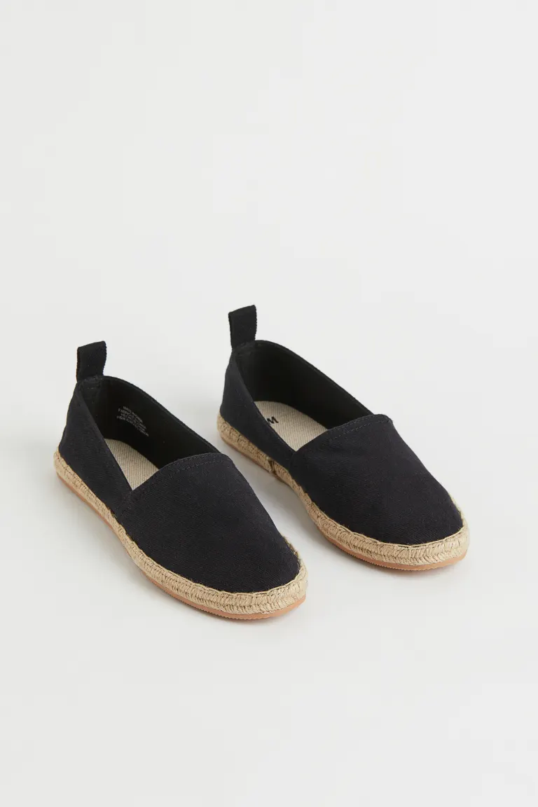 Immagine contenente l'outfit Espadrillas in cotone