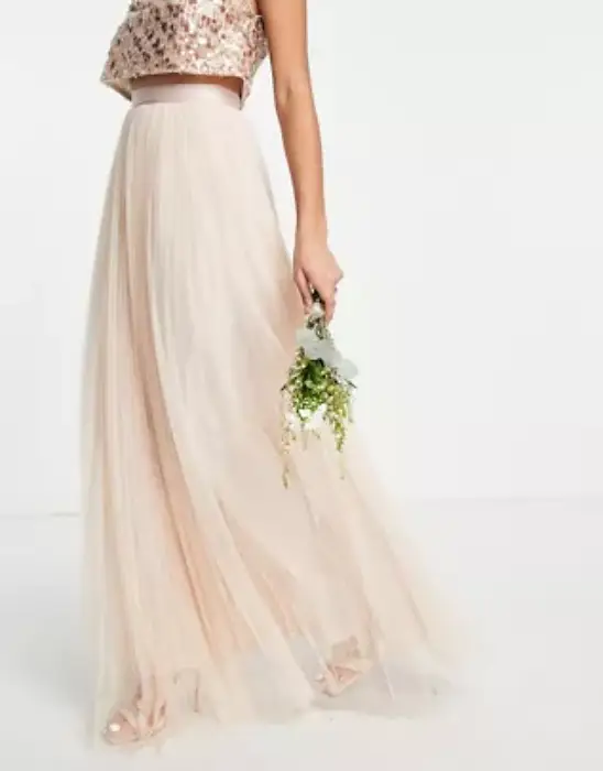 Immagine contenente l'outfit Gonna lunga in tulle asos