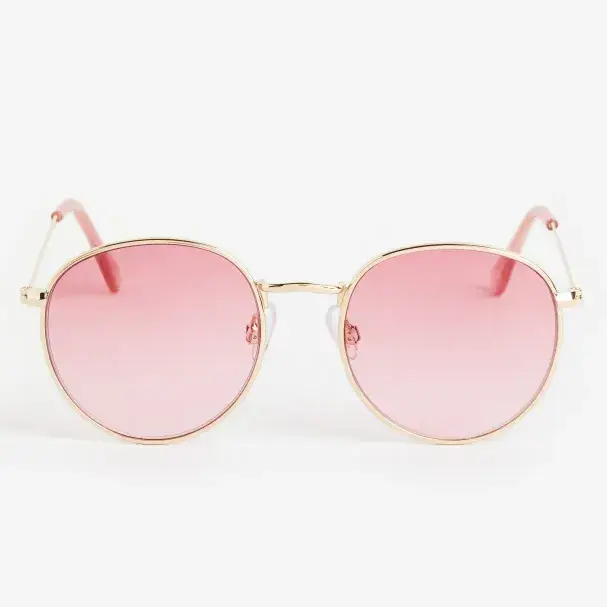 Immagine contenente l'outfit Occhiali da sole rosa e oro H&M