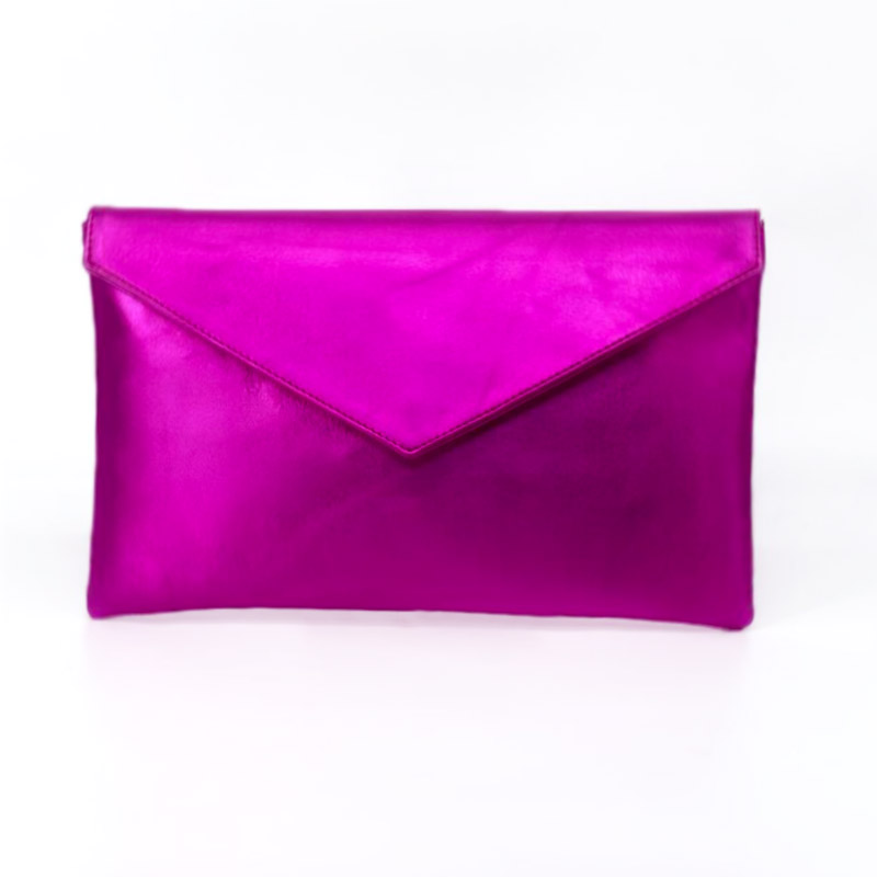 Immagine contenente l'outfit POCHETTE SHARLENE LAMINATO FUCSIA