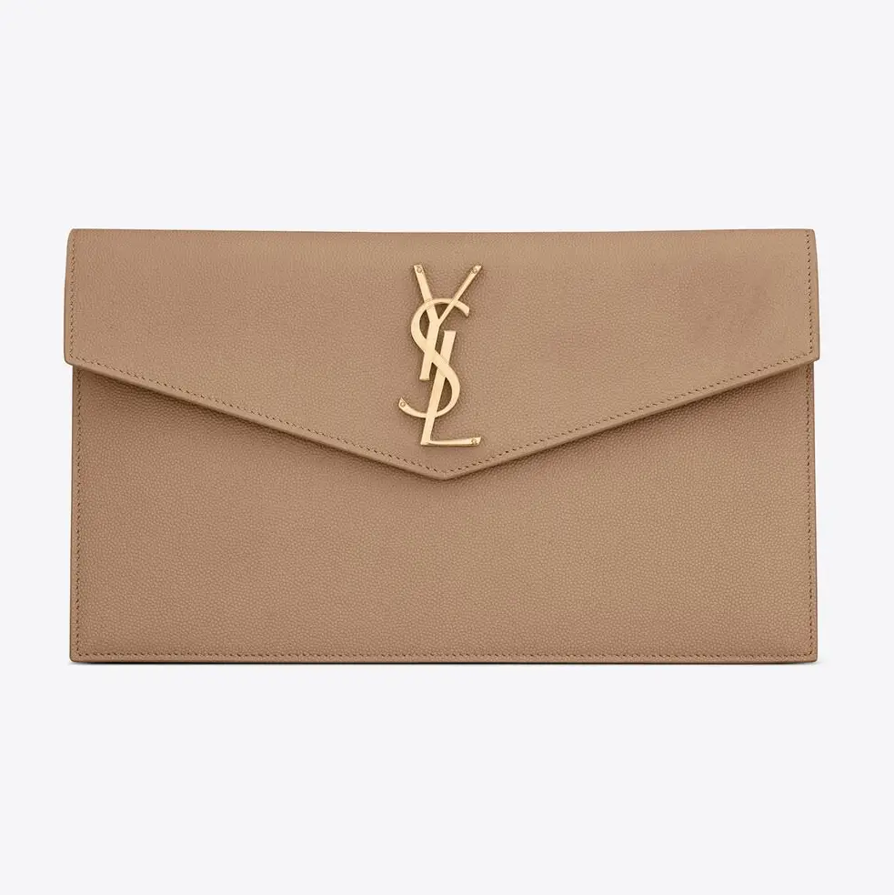 Immagine contenente l'outfit Pochette YSL